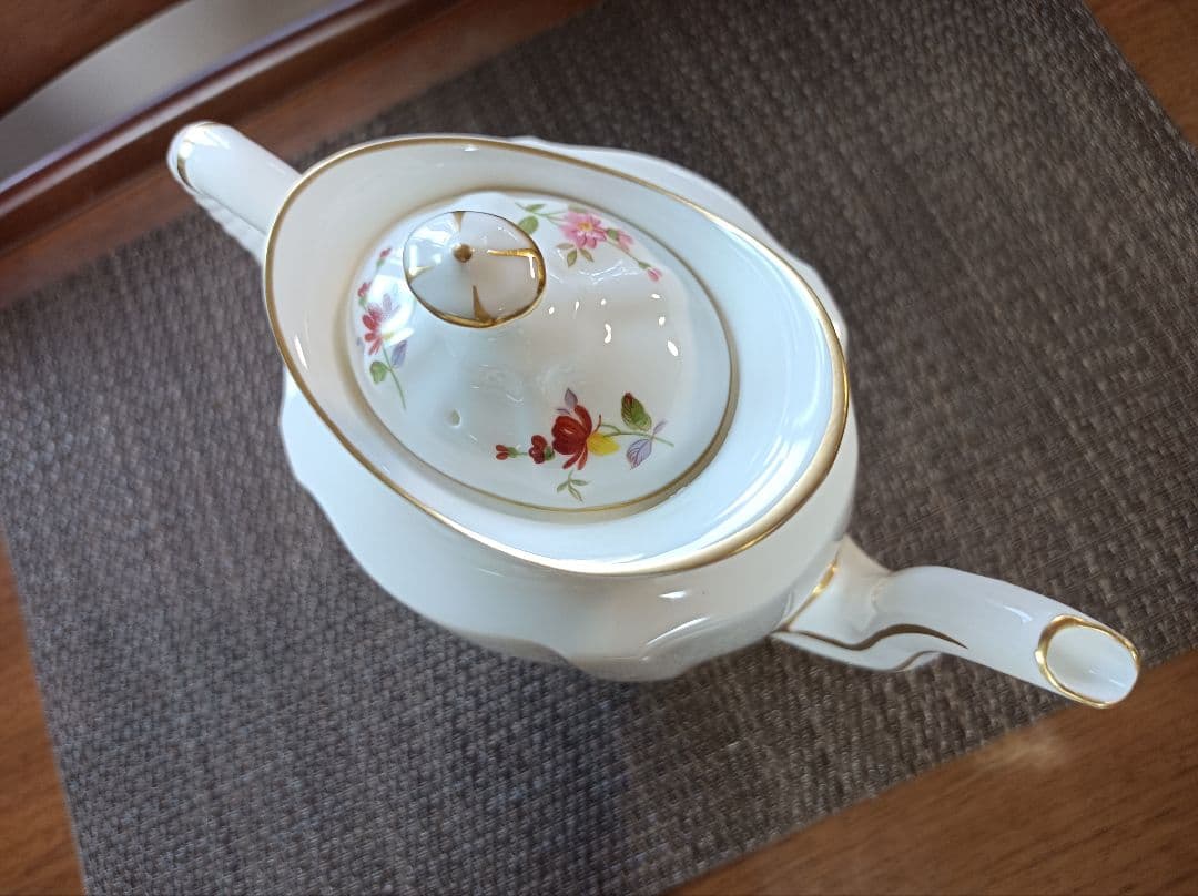 ロイヤルクラウンダービーティーポット