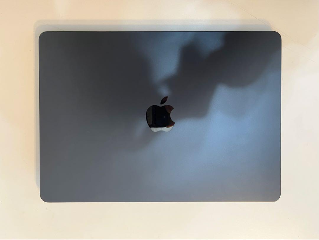 Apple MacBook Air (M2, 13インチ)