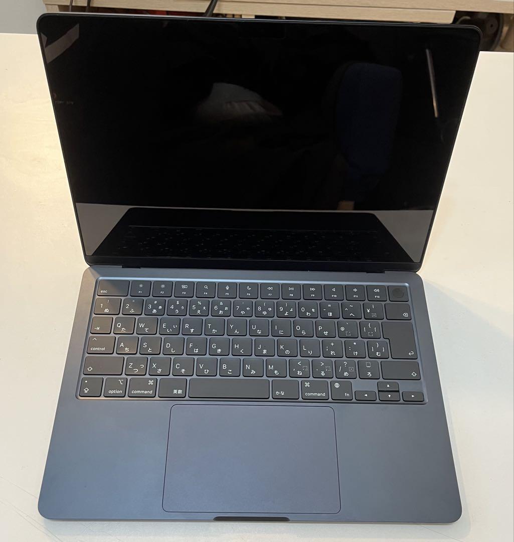 Apple MacBook Air (M2, 13インチ)