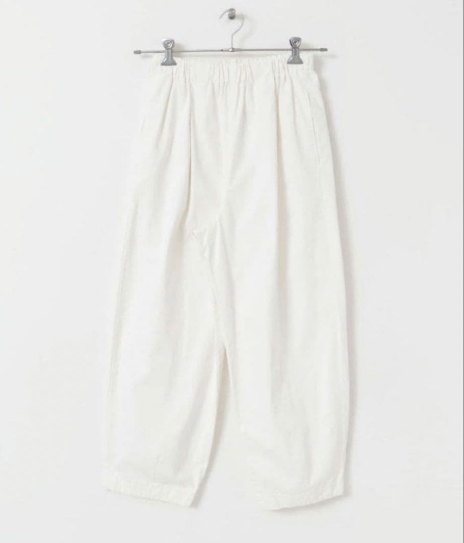 【極美品】かぐれ コットンクロップドパンツ アイボリー 【極美品】かぐれ コットンクロップドパンツ アイボリー