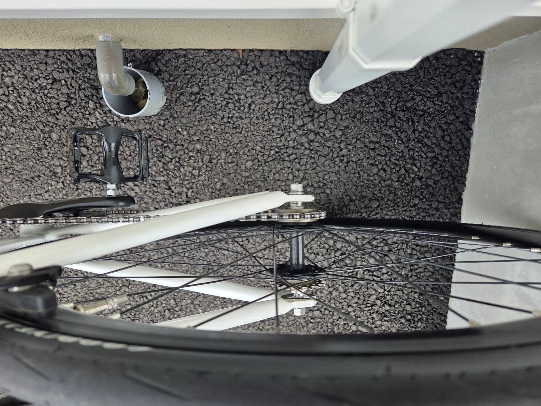 ピスト ホワイト