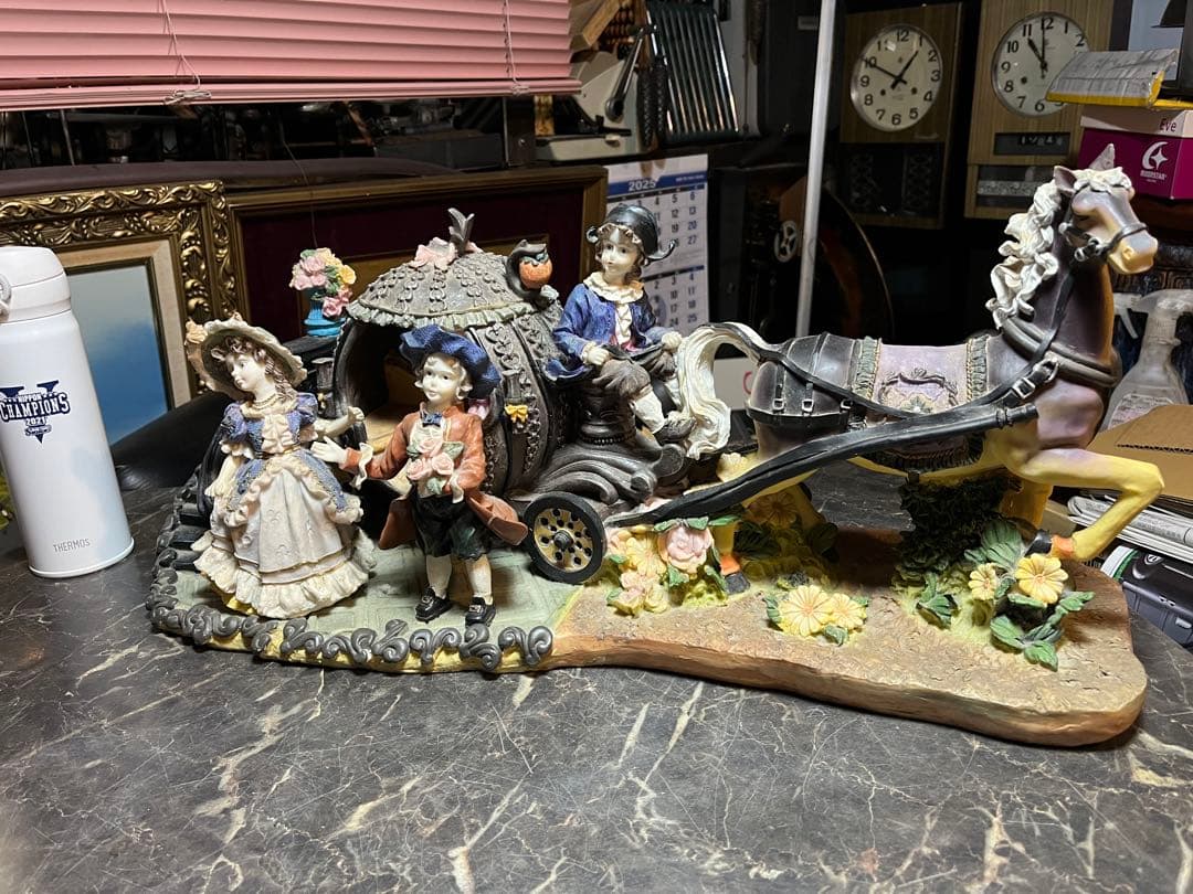 フィギュリン　洋風人形　インテリア　馬車　少年　少女　H28×W65×D27cm