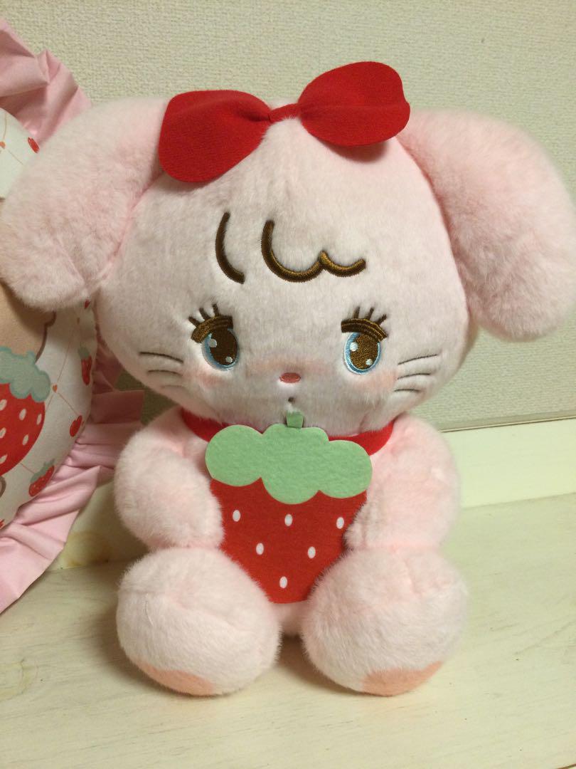 mikko いちごBIGぬいぐるみ ハート型フリルクッション - メルカリ