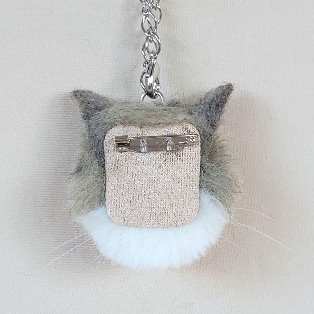 羊毛フェルト　猫　みのむしニャンコのバックチャーム　茶トラ猫ちゃん