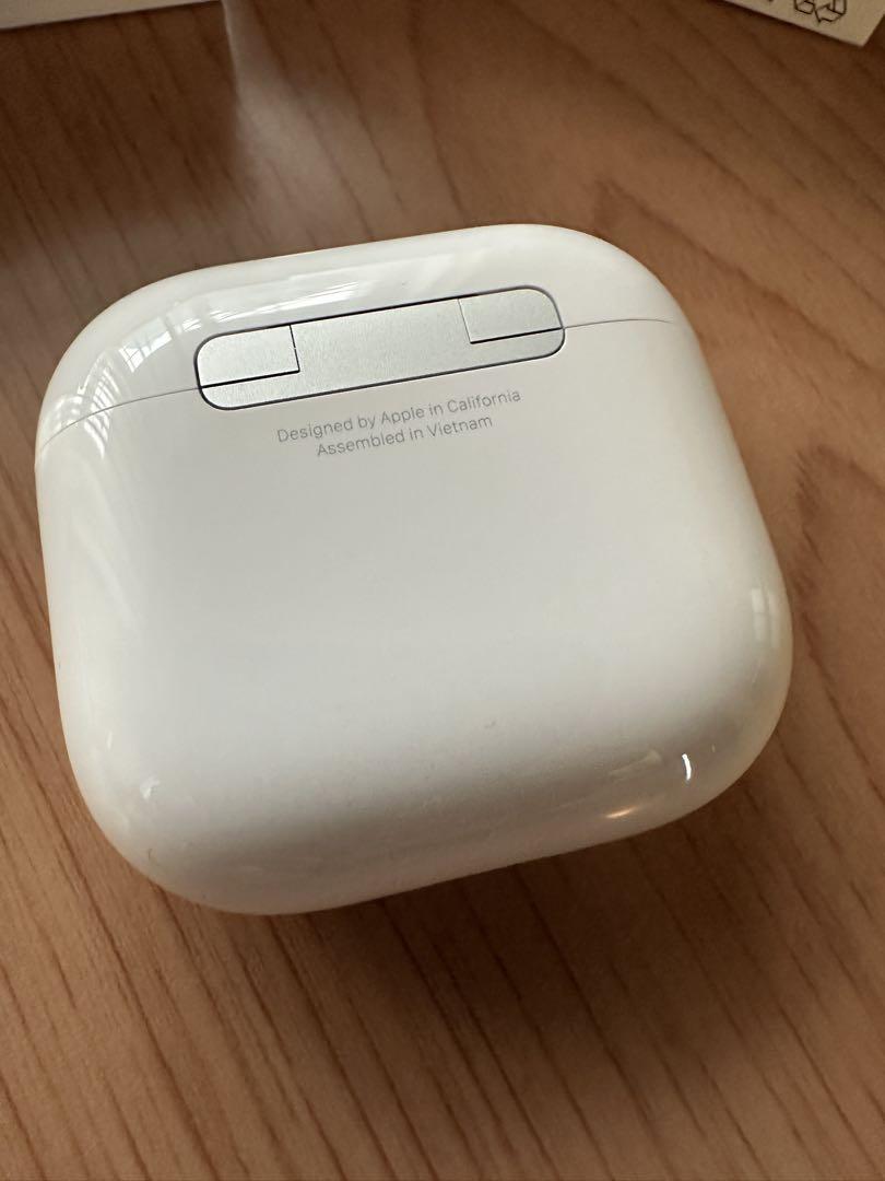 新品 Apple AirPods 4  アクティブノイズキャンセリングANC搭載