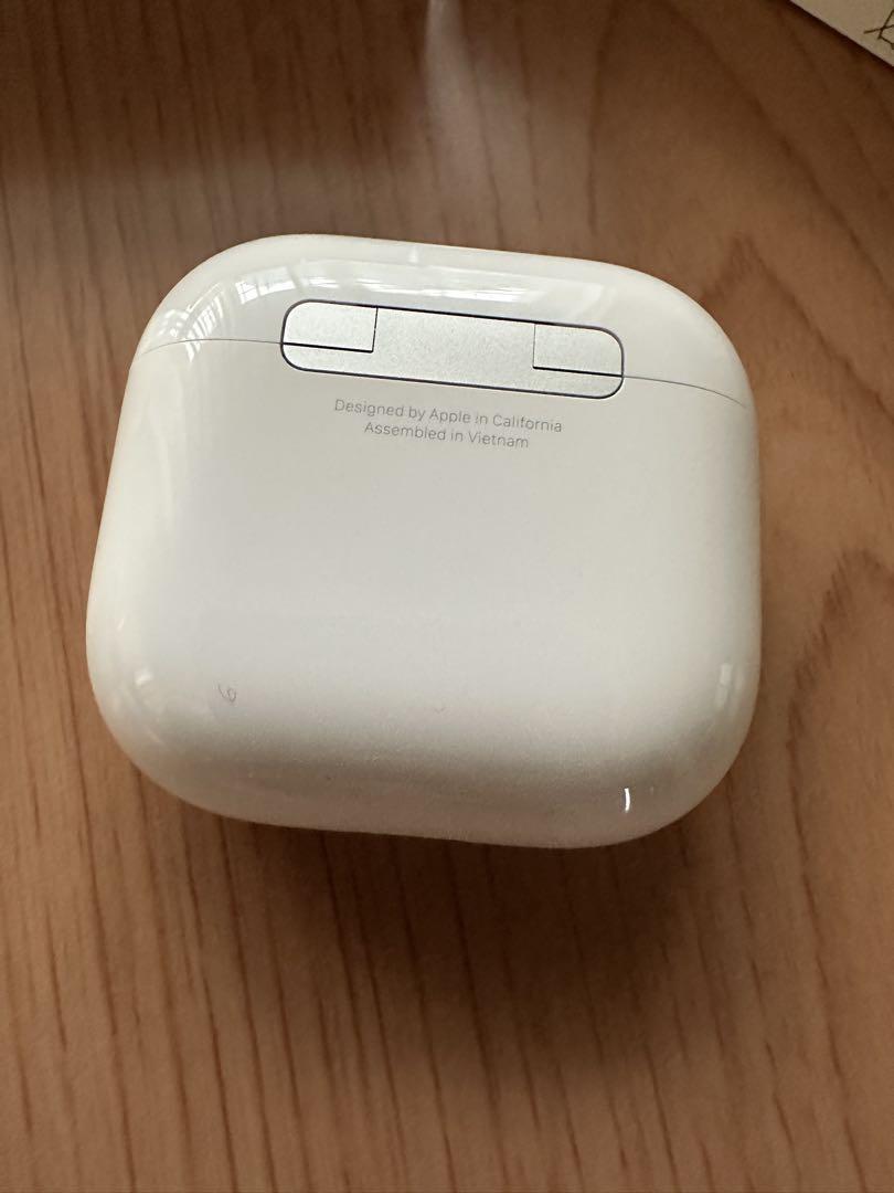 新品 Apple AirPods 4  アクティブノイズキャンセリングANC搭載