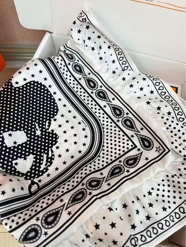 HERMES | ドットバージョン華麗 70 スカーフ