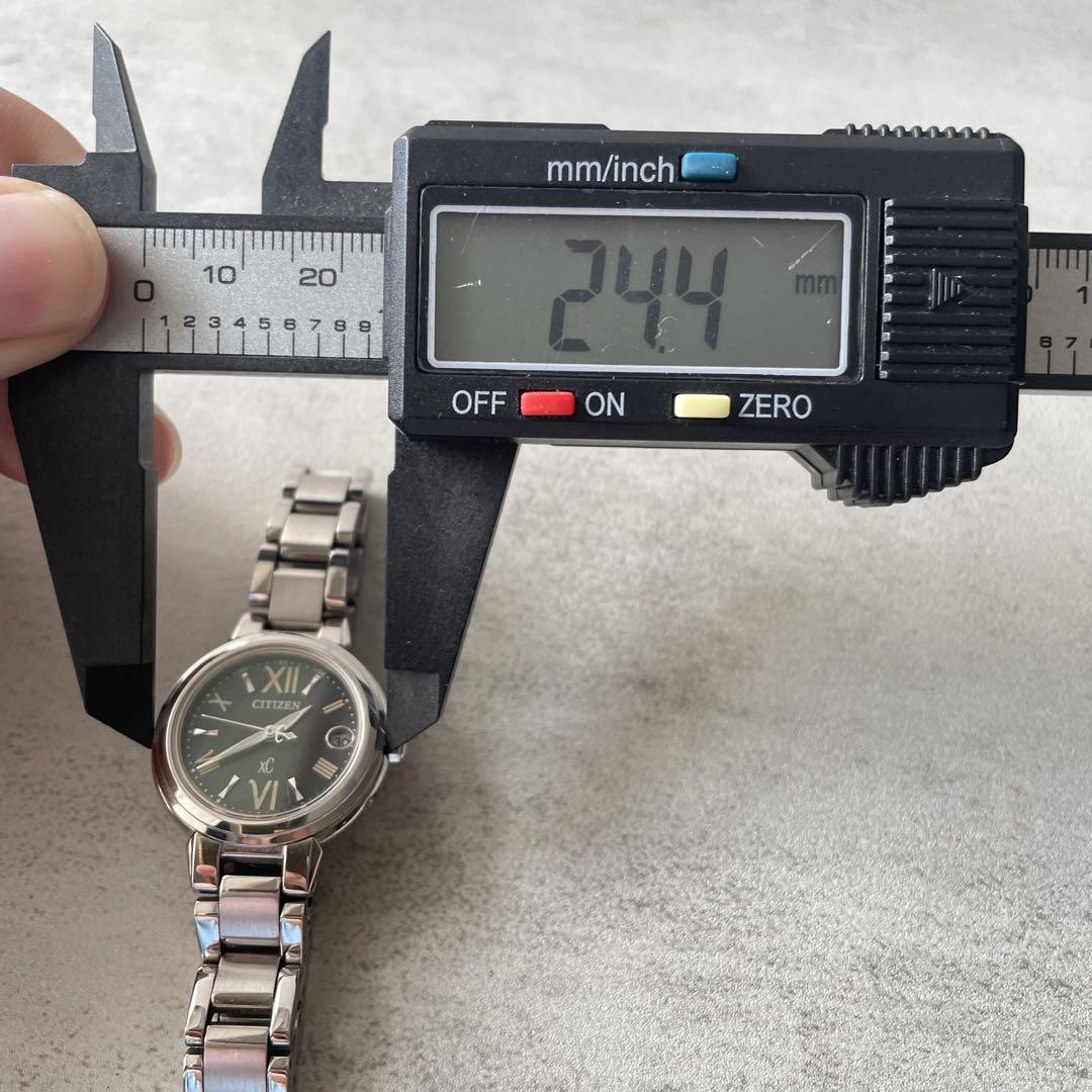 稼動品　CITIZEN XC 電波ソーラー　黒文字盤　ラウンド　腕時計