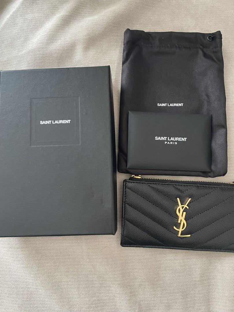 SAINT LAURENT ブラック フラグメントケース 35,750円