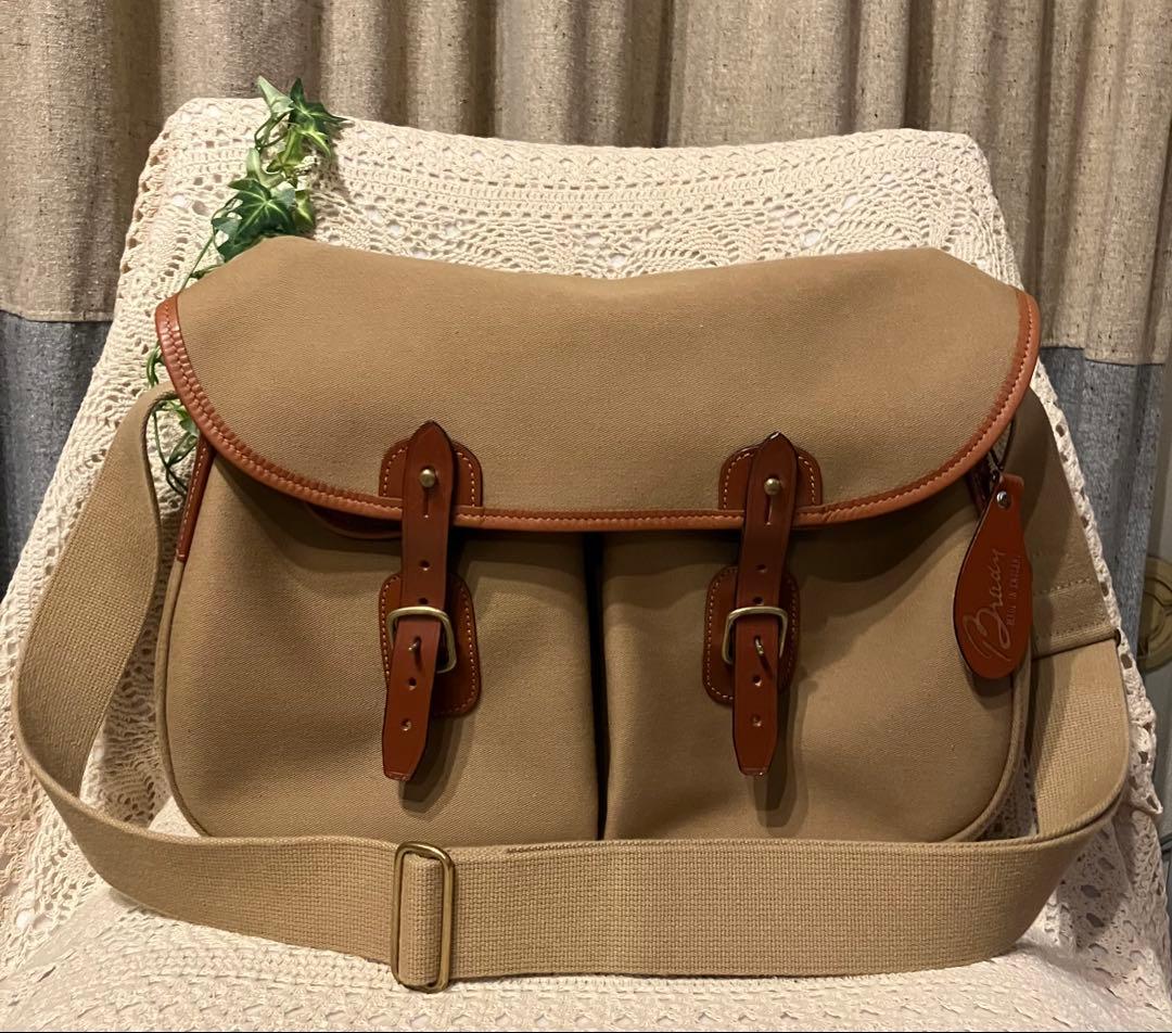 BradyARIEL TROUT LARGE ブレディ ︎匂いありBRADY