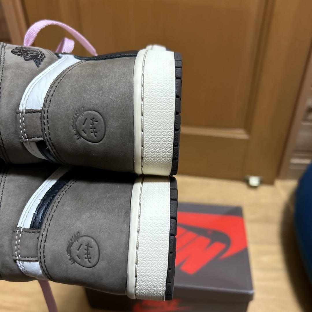 靴 aj1 travis scot