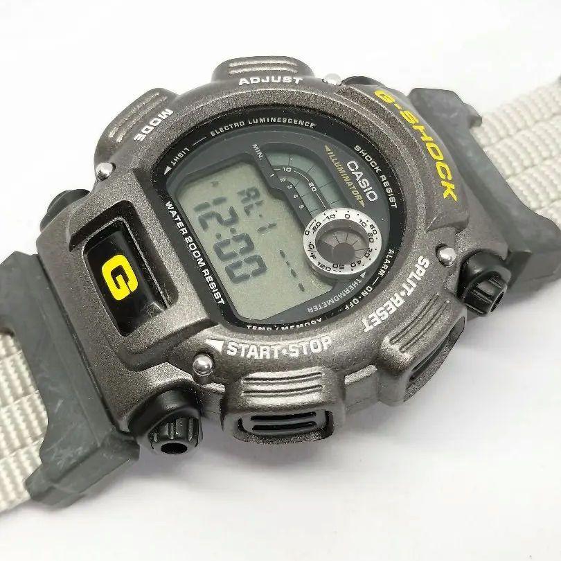 美品ジーショック腕時計Casio G-Shock DW9400