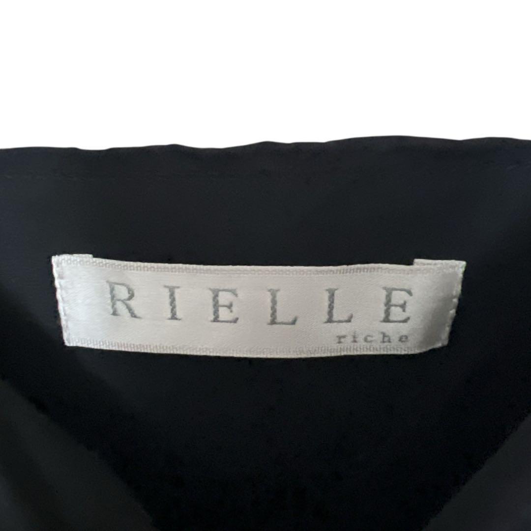 【未使用級】リエルリシェ 肩リボン キャミワンピース Aライン ブラック 未使用級】リエルリシェ 肩リボン キャミワンピース Aライン