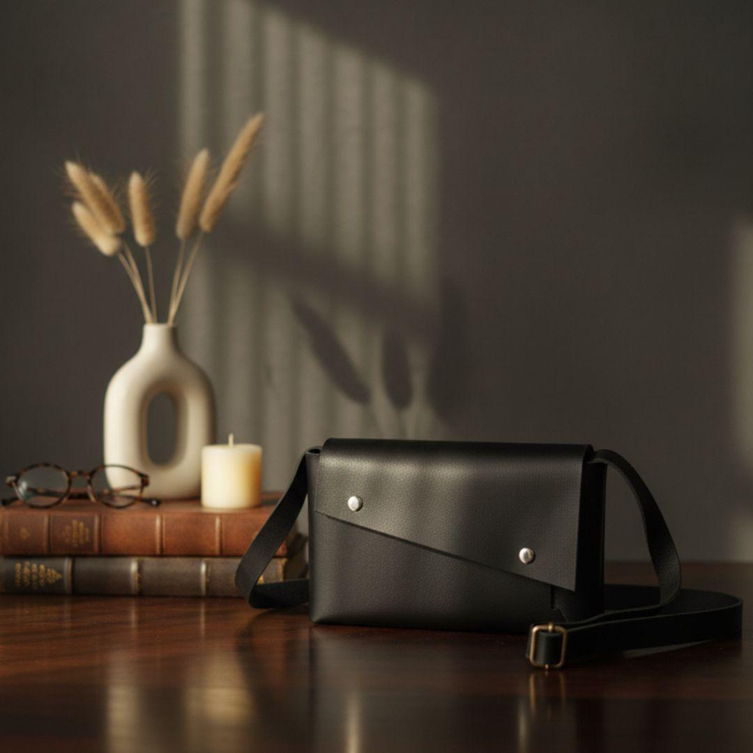 イタリアンレザー ブラック レザーサコッシュ