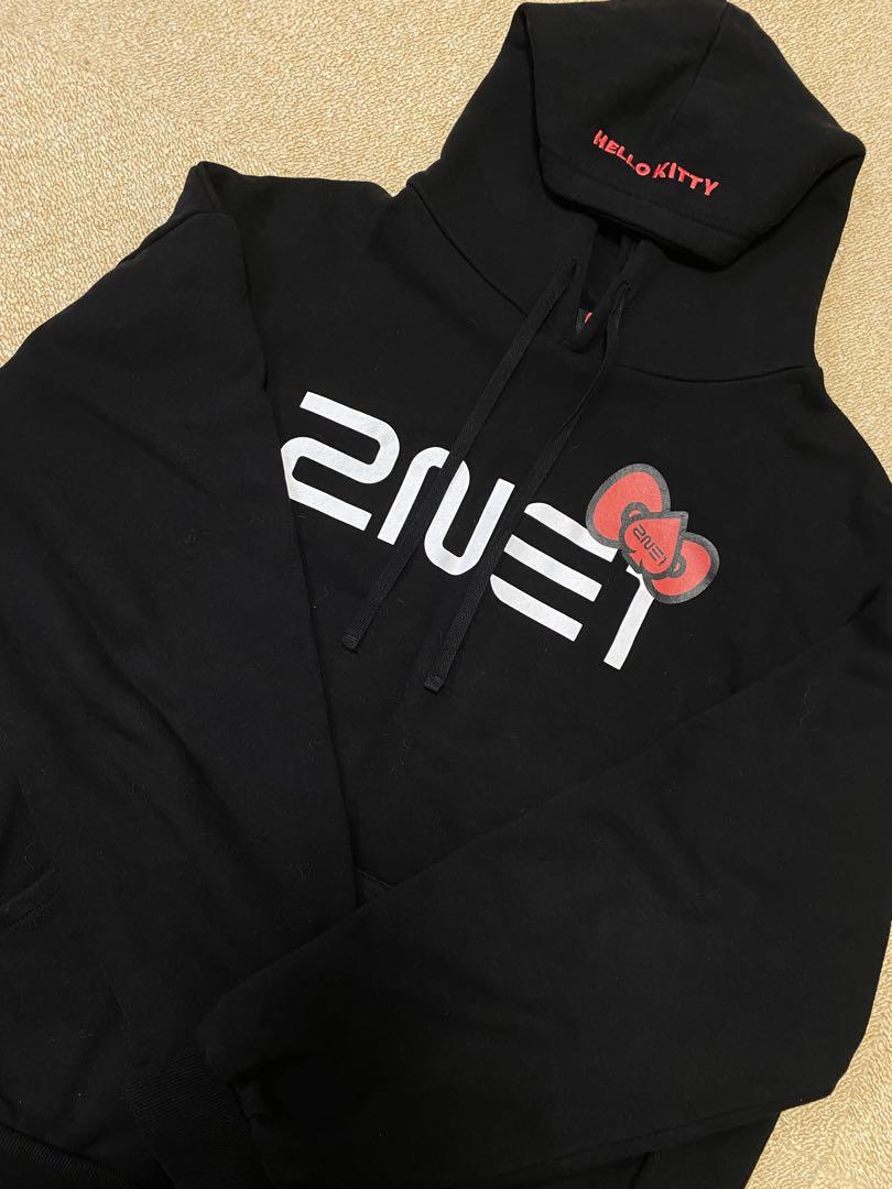 2NE1 HELLO KITTY フーディー　スウェットパンツ　キティ　セット