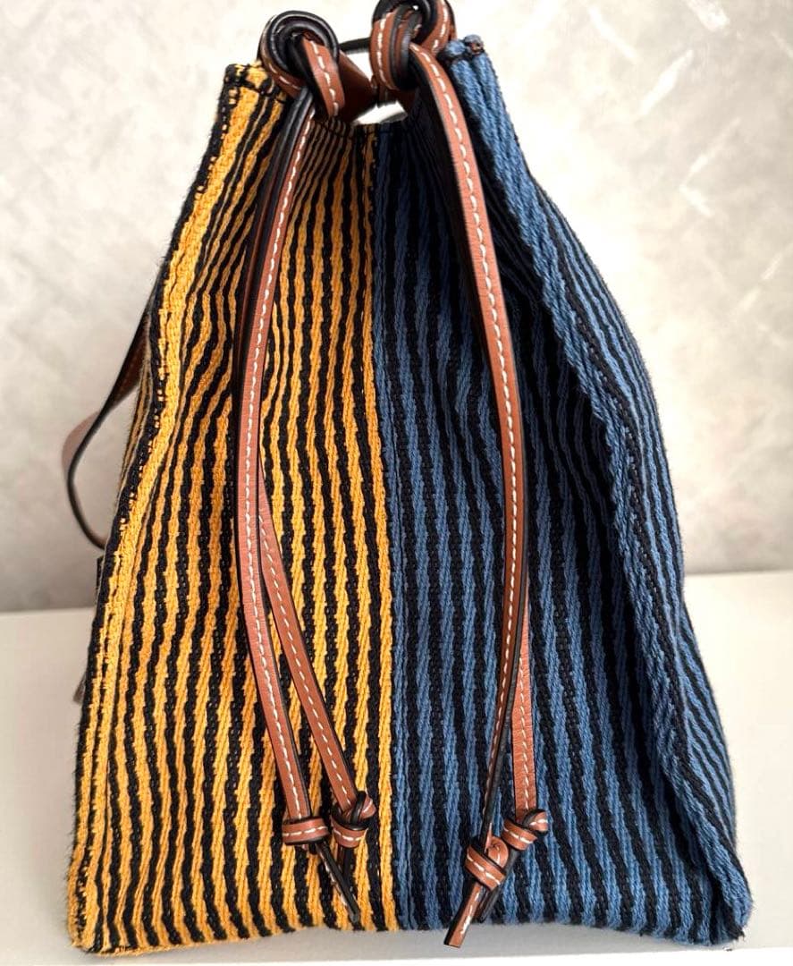 LOEWE ロエベ パウラズイビザ クッショントート LOEWE ロエベ パウラズイビザ クッショントート