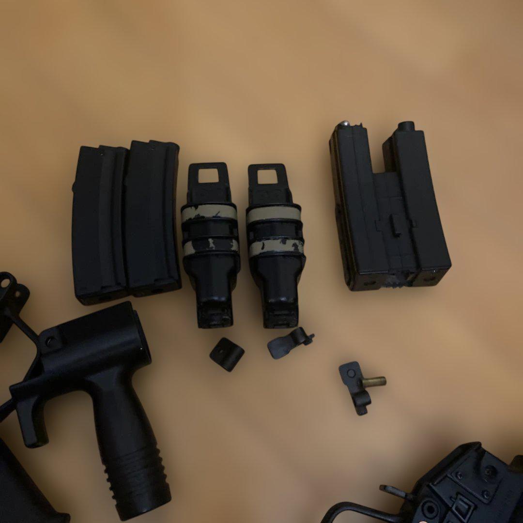 セール中！東京マルイスタンダード電動ガン！MP5本体とパーツセット！ジャンク扱い