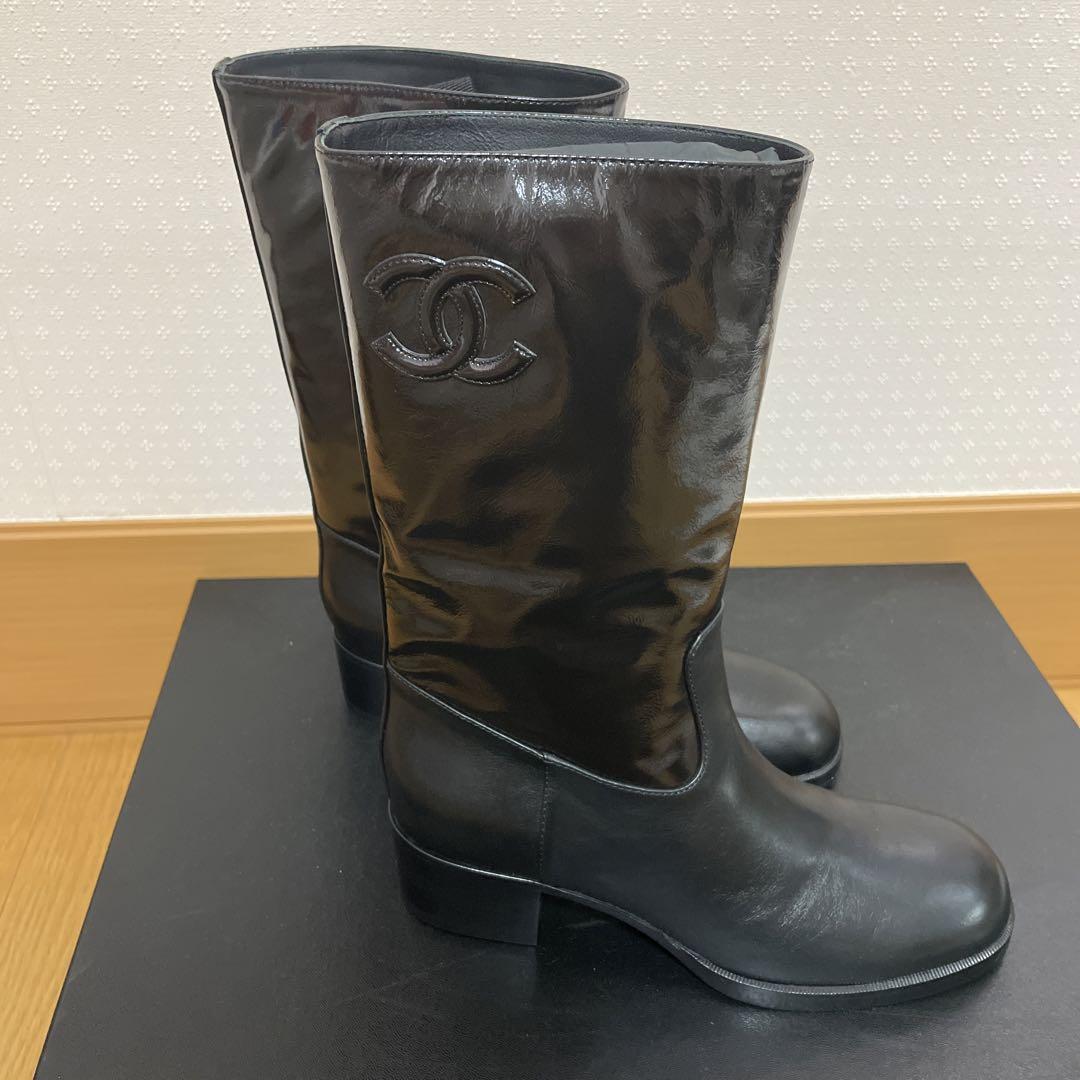 最終お値下げ　新品未使用　シャネル　ブーツ　エナメル　ブラック