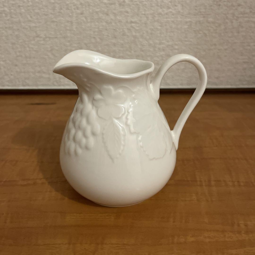 ウェッジウッド ストロベリー＆バイン ミルクピッチャー クリーマー