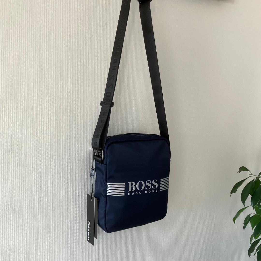 ☆新品・未使用☆　HUGO　BOSS　ショルダー　バッグ　ネイビー