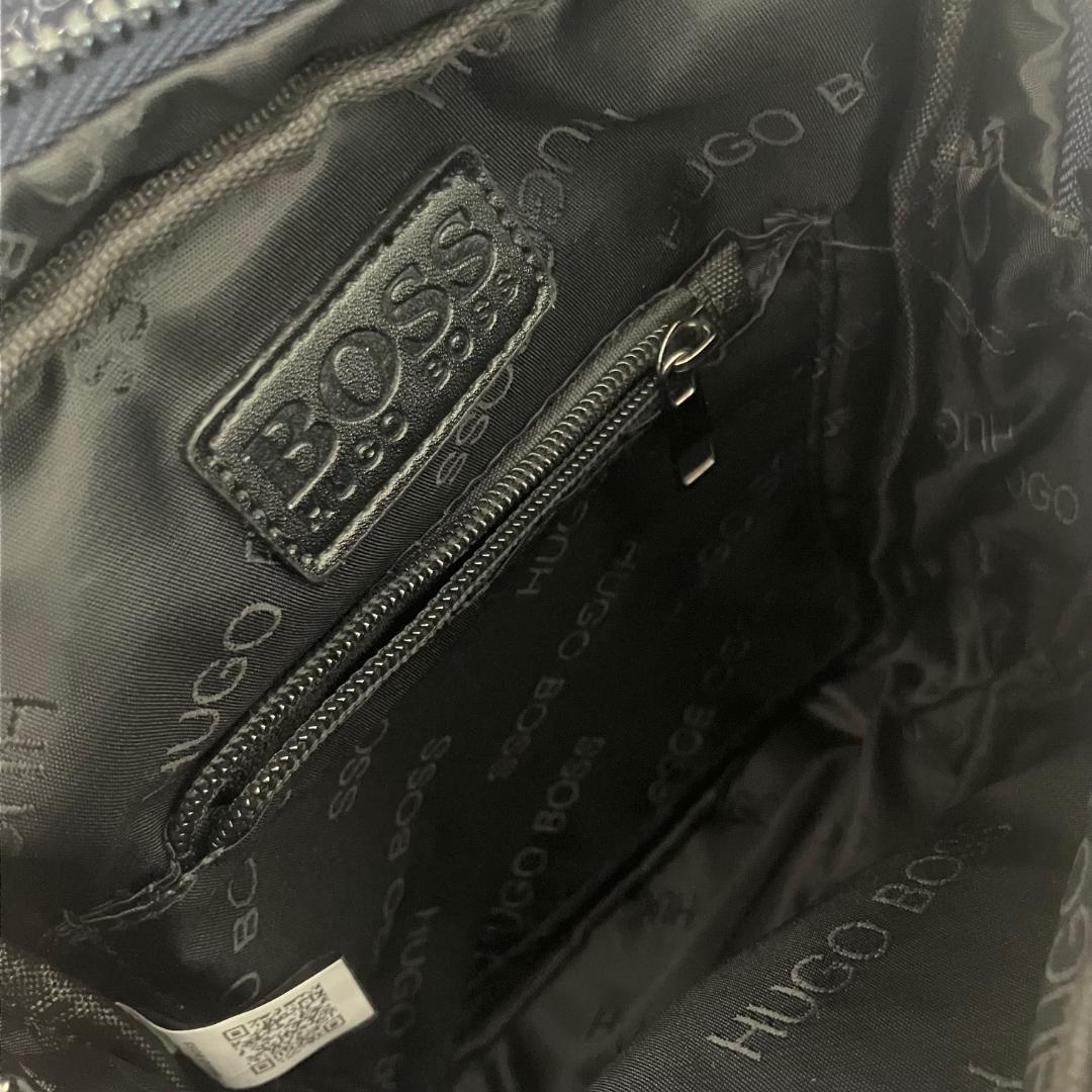 ☆新品・未使用☆　HUGO　BOSS　ショルダー　バッグ　ネイビー