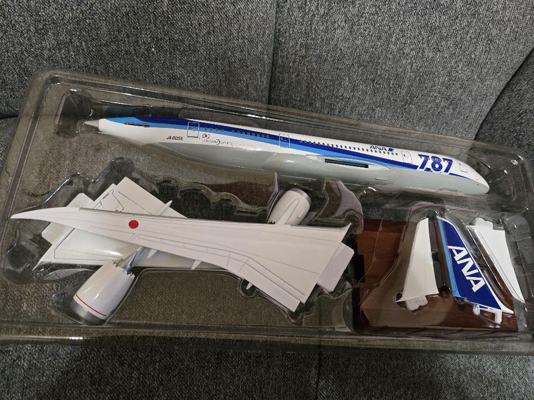 非売品‼️全日空商事ANA B787 Dreamliner 初就航記念　1/200 非売品‼️全日空商事ANA B787 Dreamliner 初就航記念 1/200