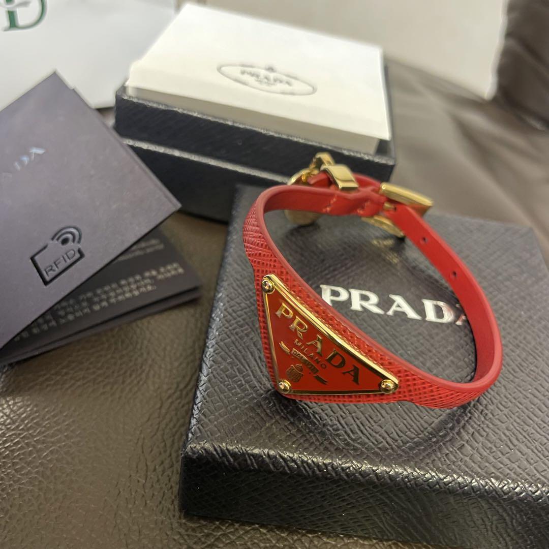 PRADA　ブレスレット　レッド　ゴールド　赤 PRADA レッド ブレスレット 美品 - メルカリ