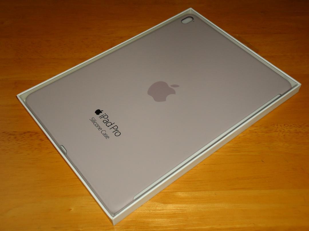 新品未開封Apple純正9.7インチiPad Pro用シリコンケース