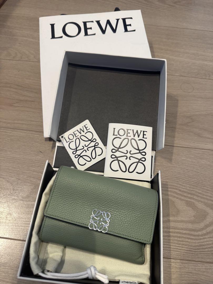 最終お値下げ！ロエベ　LOEWE グリーン 三つ折り財布