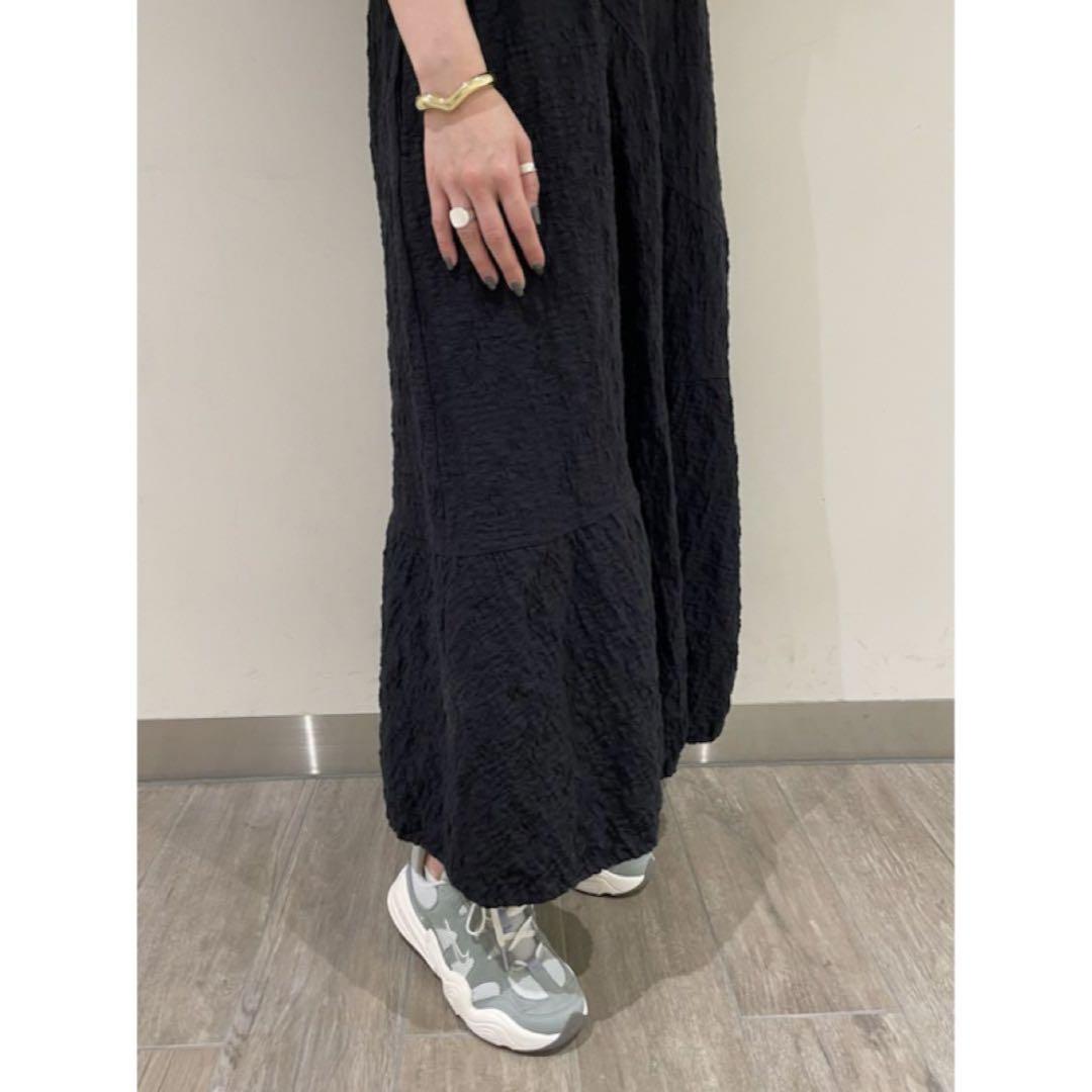 美品 emmi atelier エミアトリエ ワッシャーコットンワンピース 黒