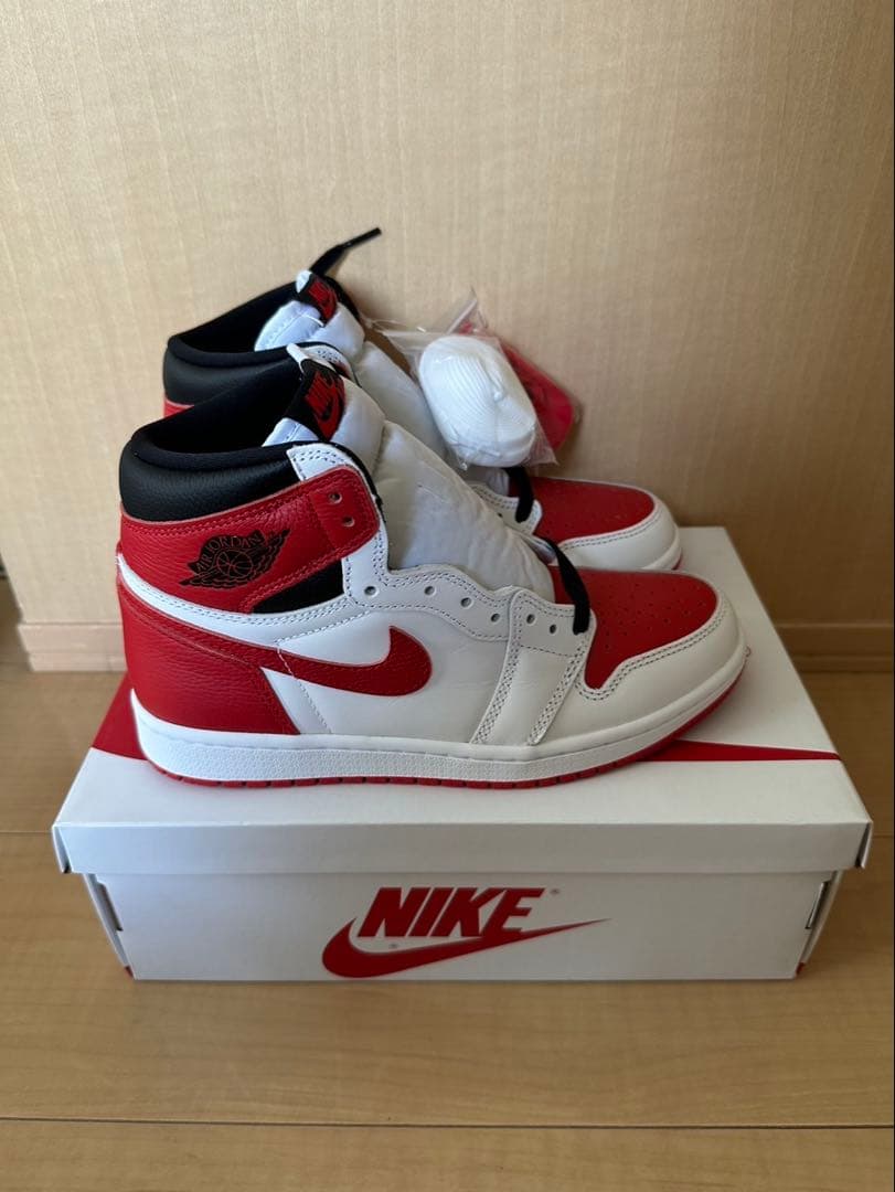NIKE AIR JORDAN1 RETRO HIGH OG HERITAGE