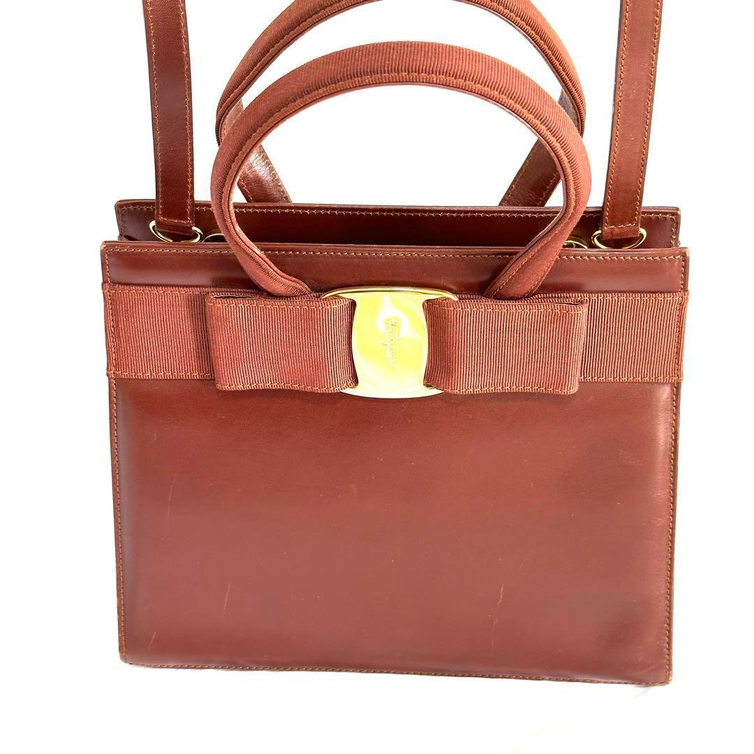 希少品】フェラガモ 2way バッグ ヴァラリボン ショルダーバッグ 希少品】フェラガモ 2way バッグ ヴァラリボン ショルダーバッグ