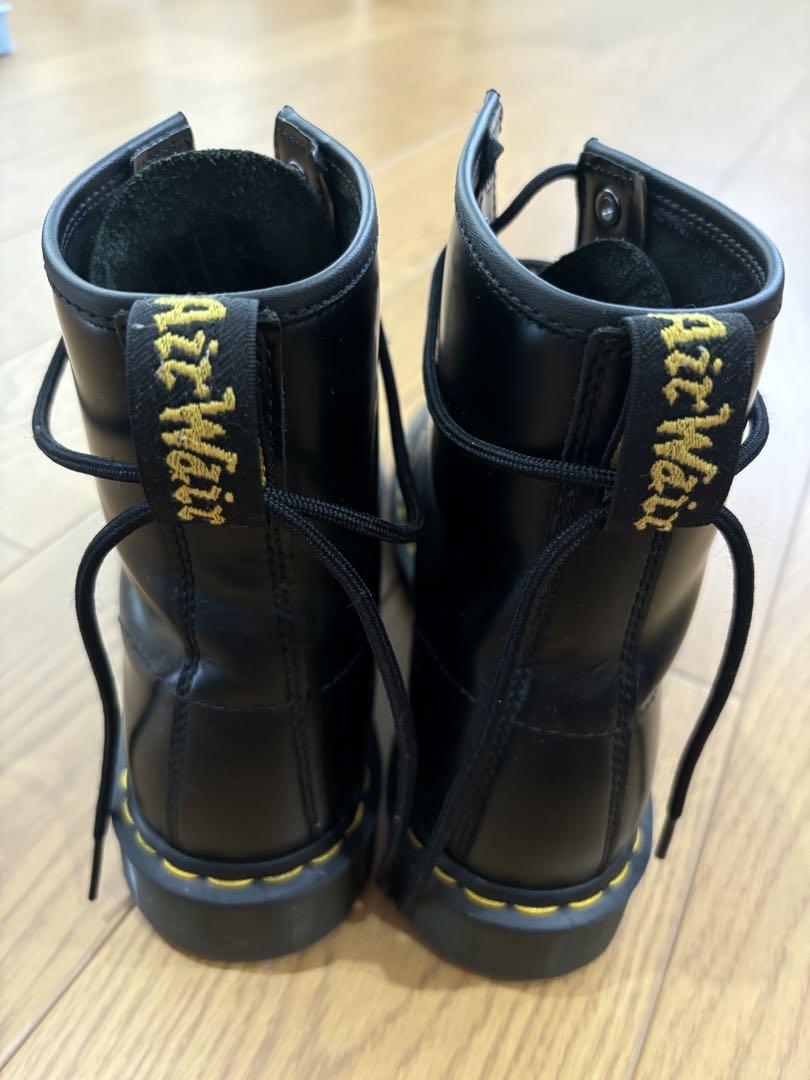 Dr. Martens ブラック 8ホールブーツ