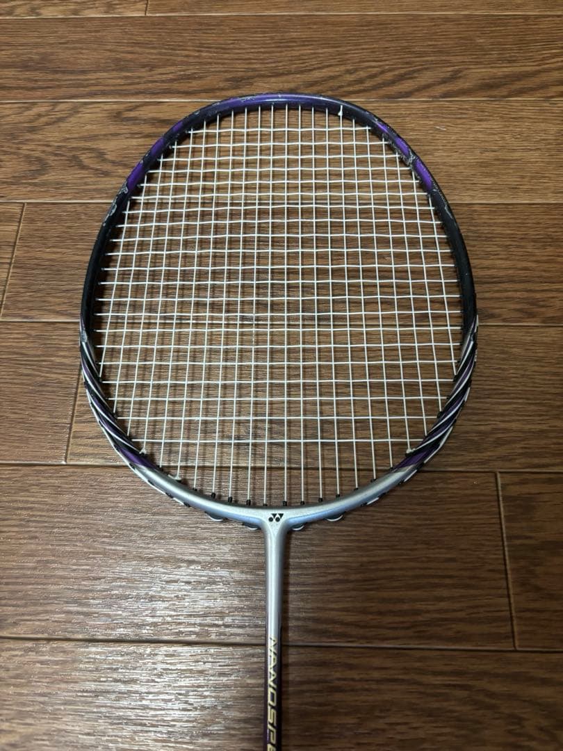 バドミントンラケット