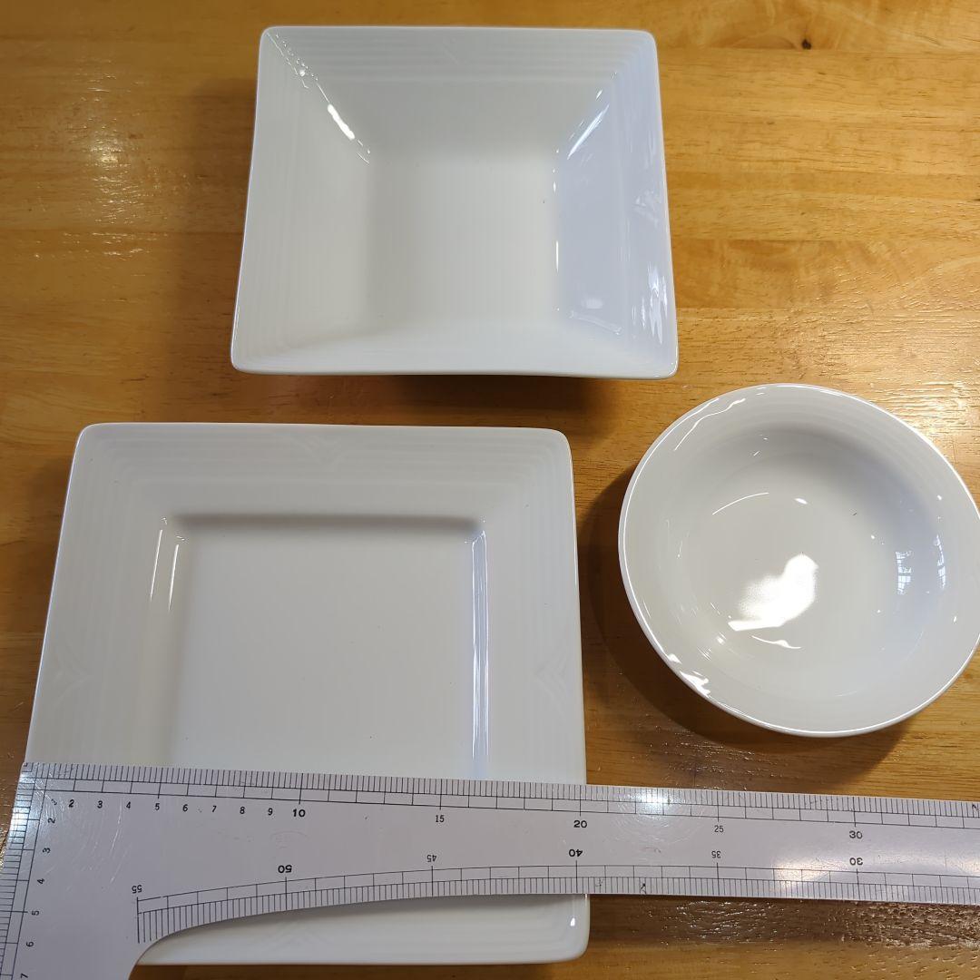 Noritake WHITE食器セット（正方形プレート2枚・丸皿1枚
