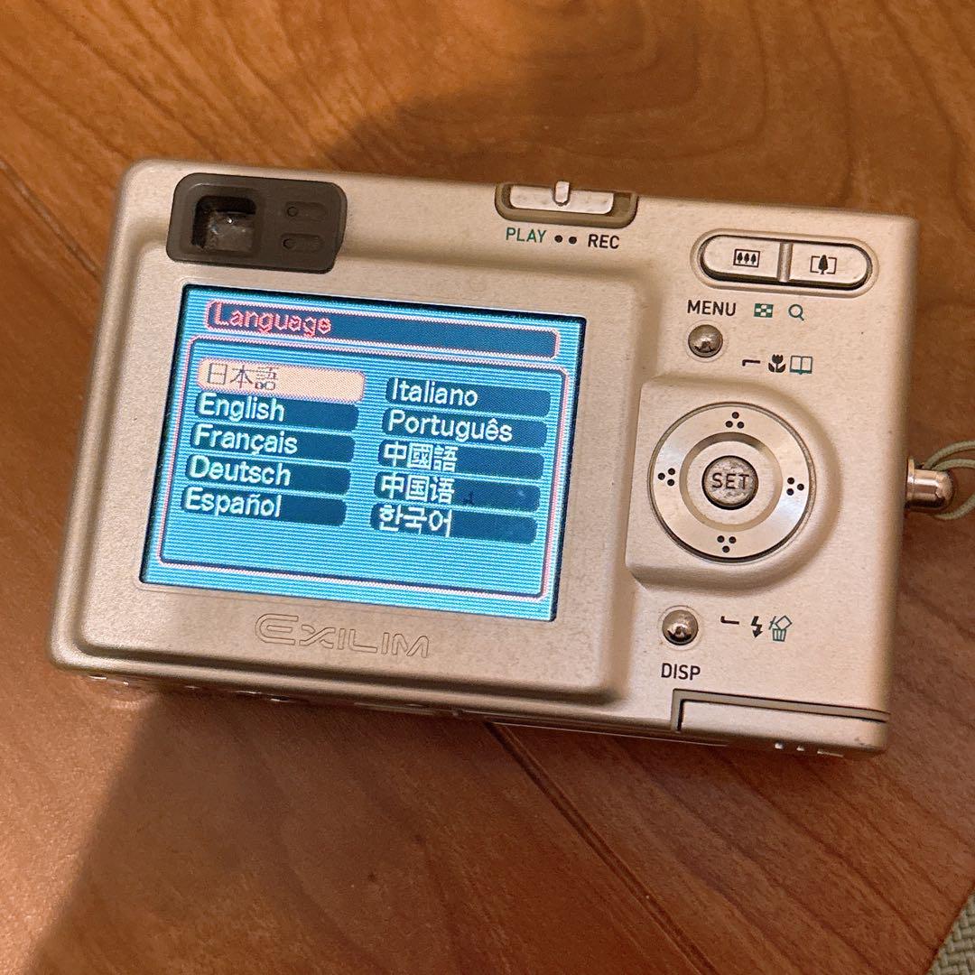 CASIO EXILIM EX-Z3 クレードル付き 通電確認済み ジャンク CASIO EXILIM EX-Z3 クレードル付き 通電確認済み ジャンク