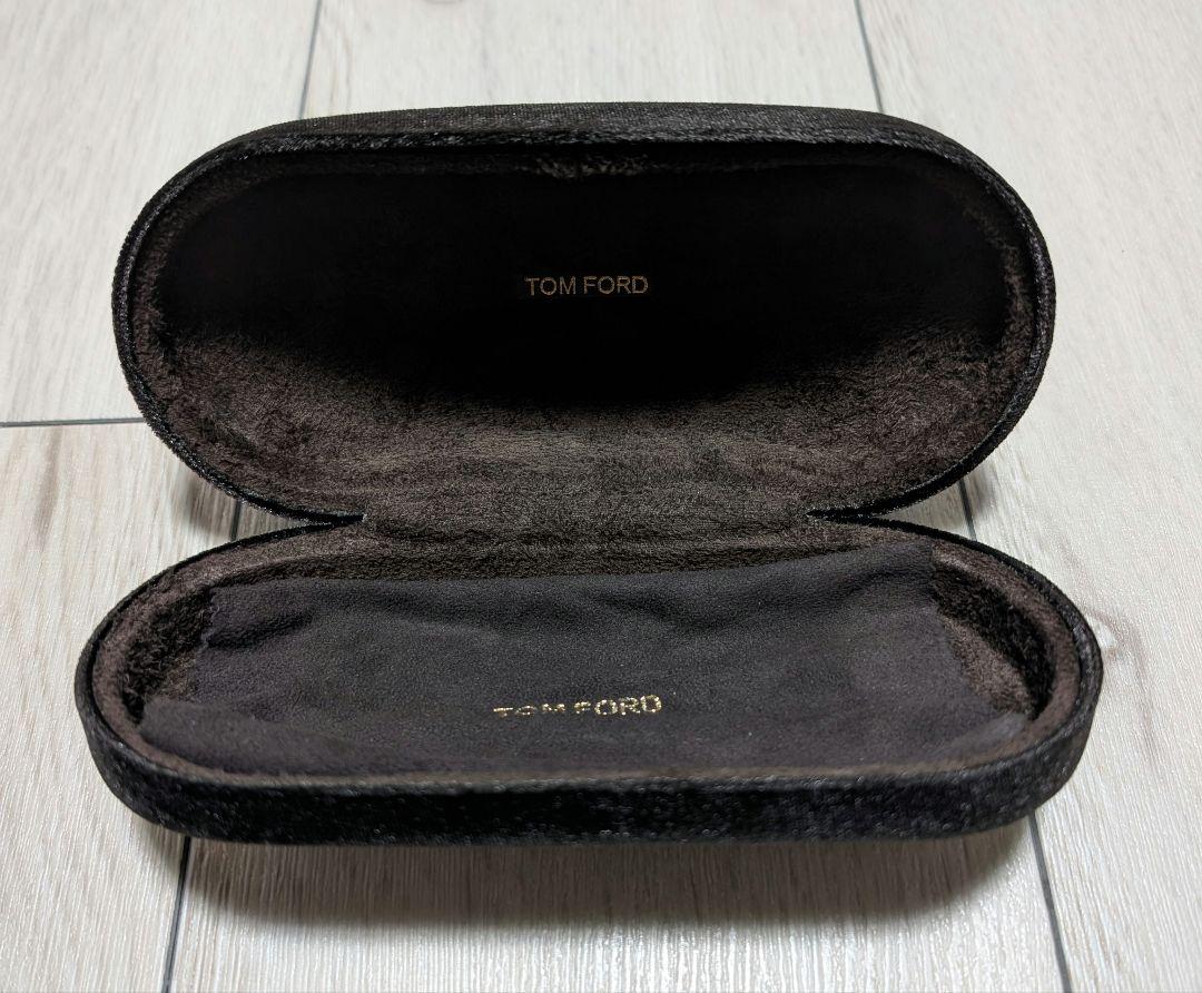 ✟ TOMFORD
