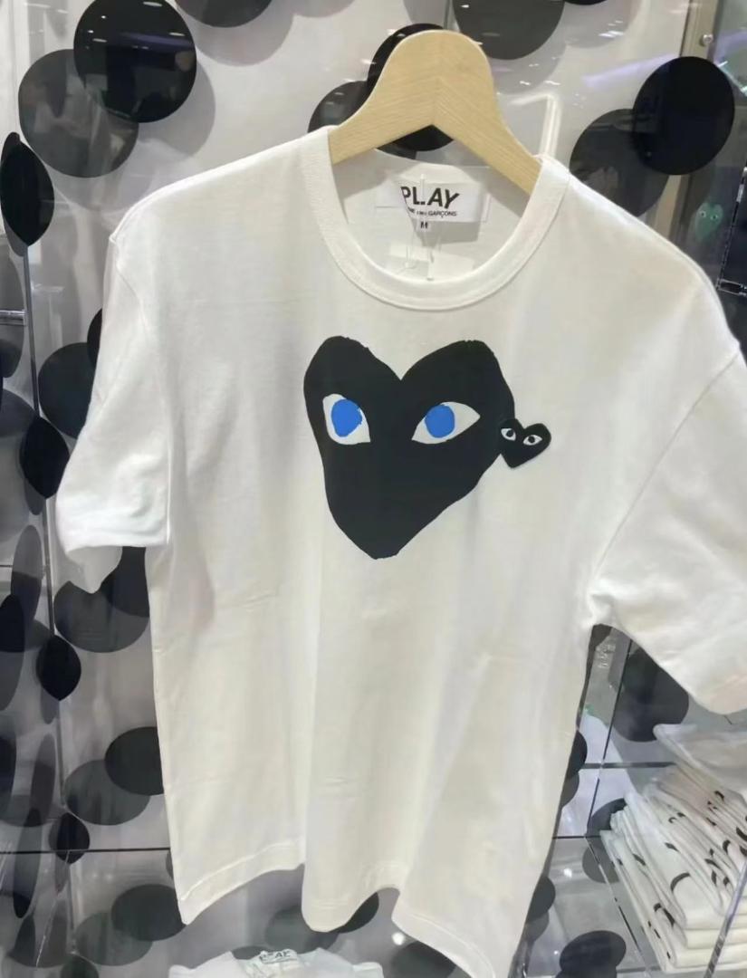 【超目玉枠】 GARCONS des COMME ハート型目デザイン メルカリ - M Tシャツ トップス