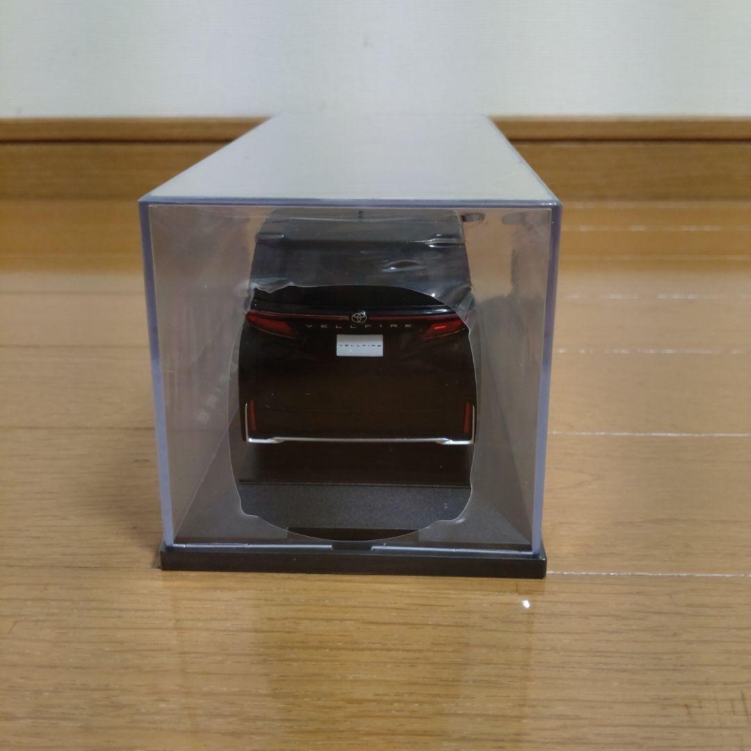 ヴェルファイア　ミニカー　1/30ダイキャスト製