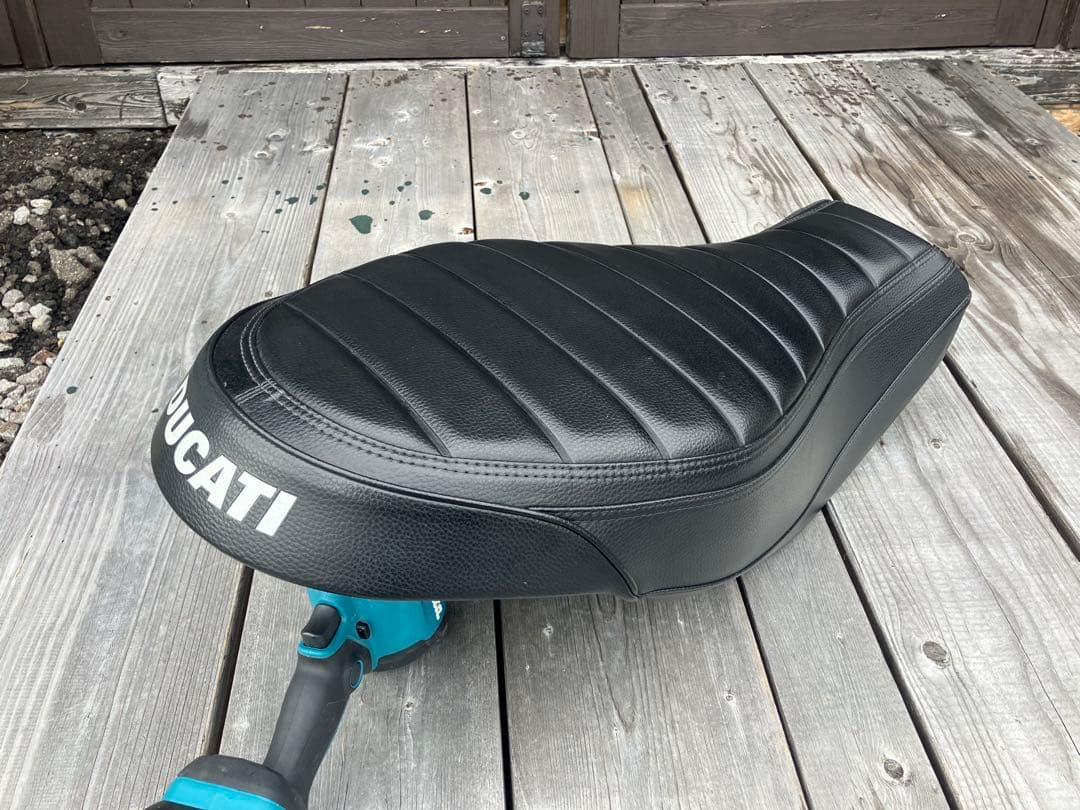 ドゥカティ　スクランブラー800 ハイシート