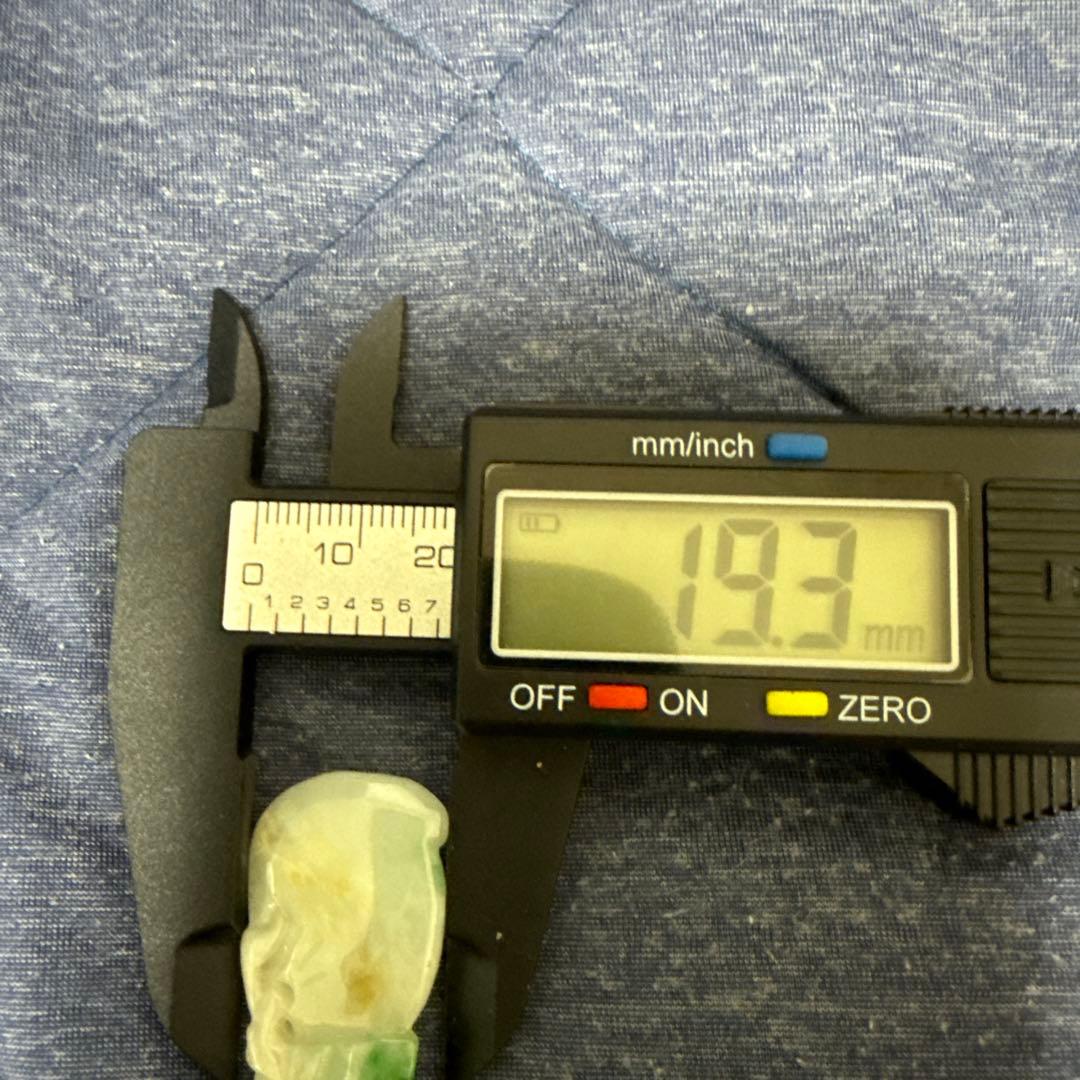 翡翠雕刻 ペタント時代物目立った傷や汚れなし