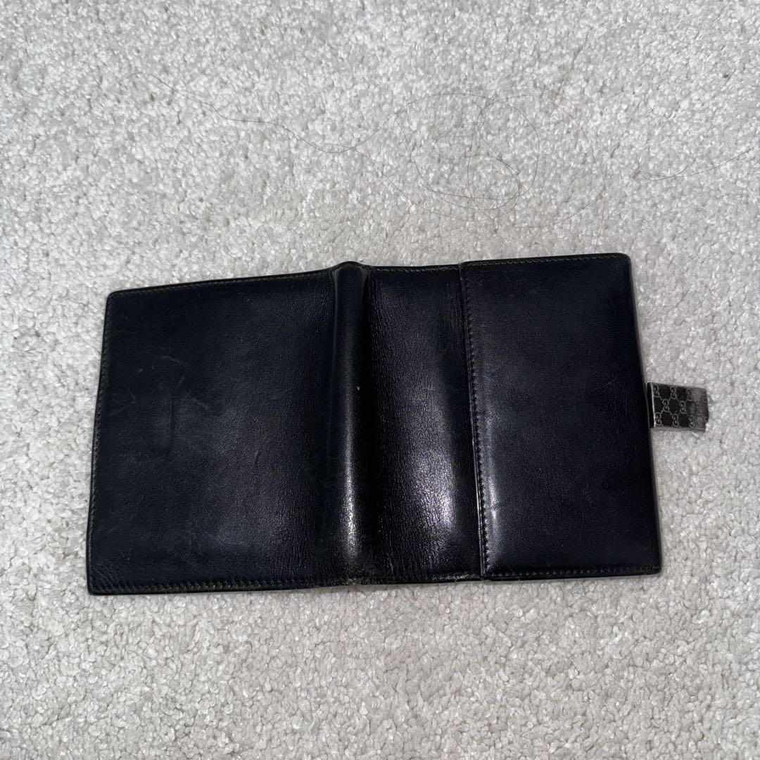 GUCCI 黒の二つ折り財布