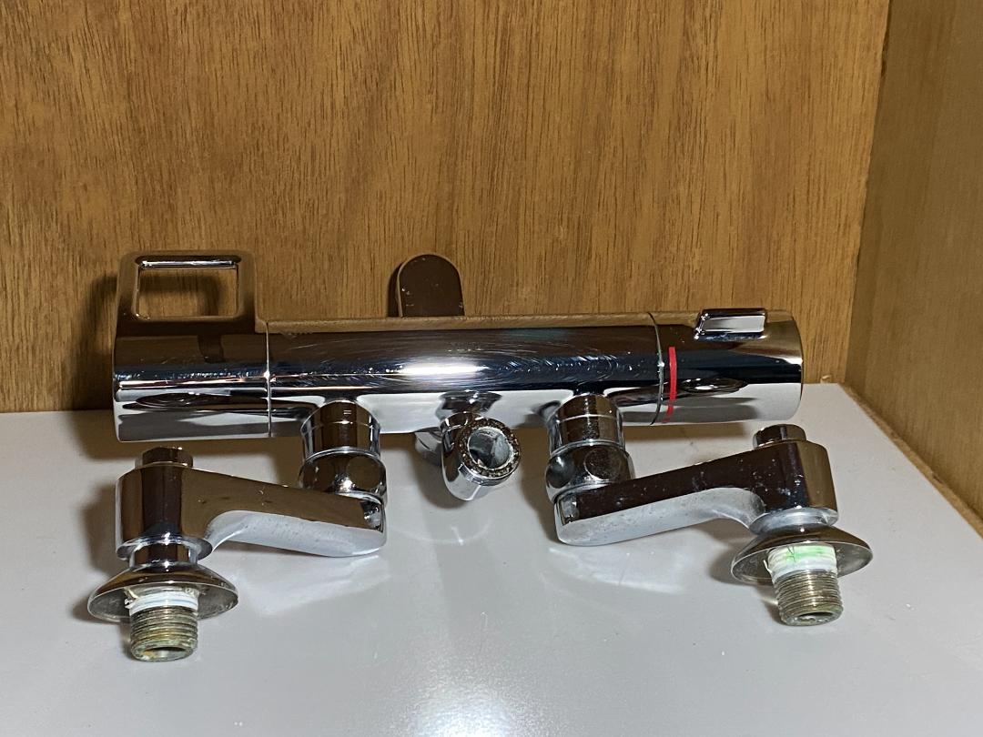 中古品壁掛けタイプTOTO浴室サーモスタット付きシャワー水栓　1011
