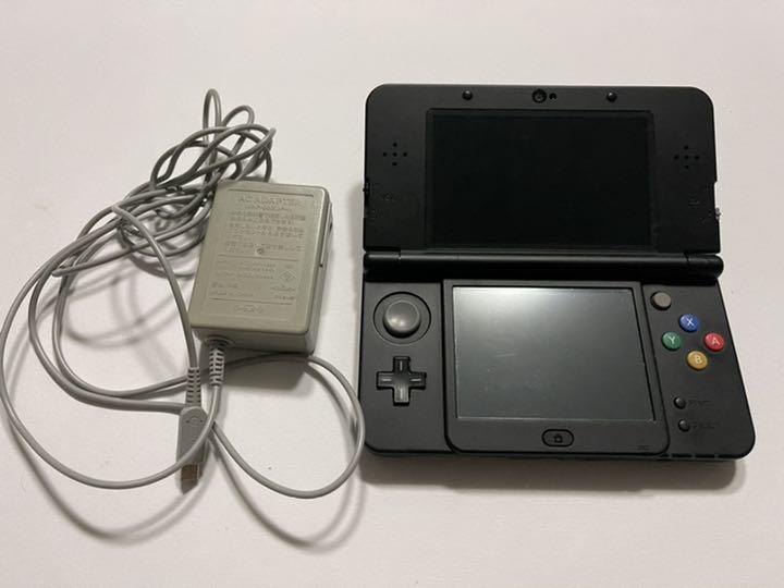3DS 本体　起動確認済　タッチペン、充電器付属 3DS 本体 充電器 充電台 タッチペン SDカード とびだせどうぶつ