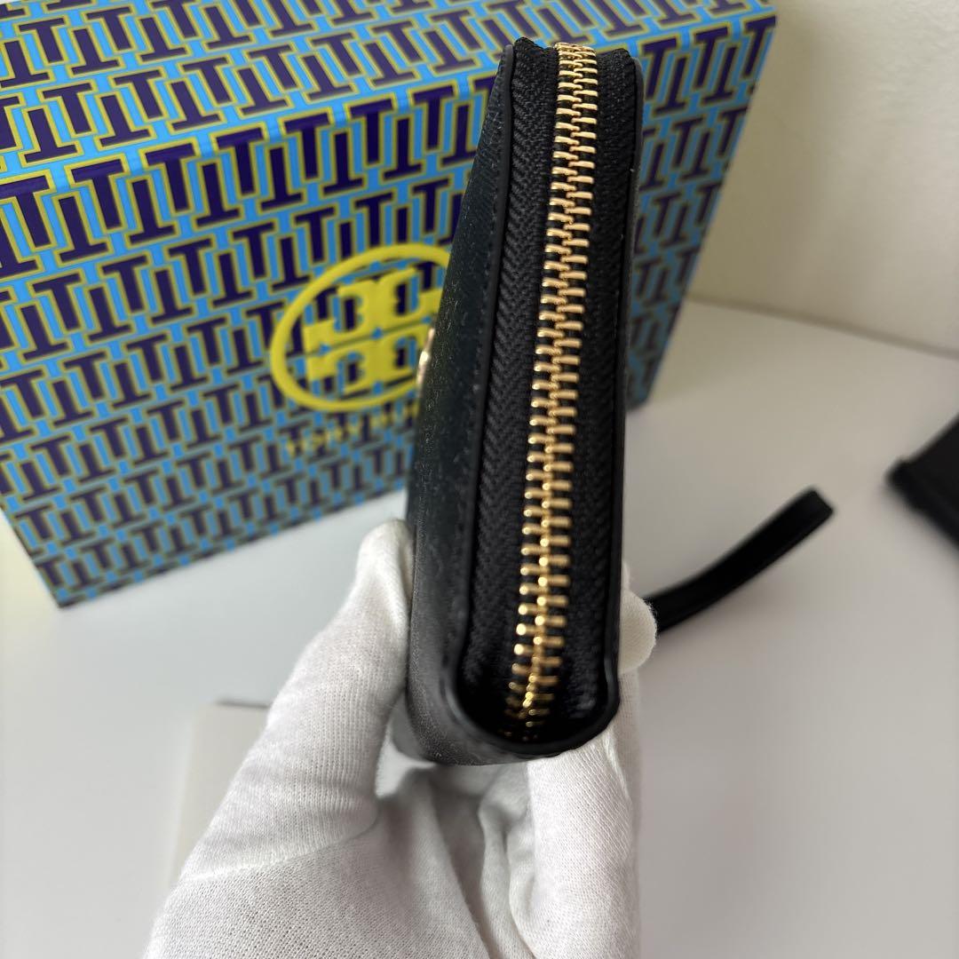 ✨TORY BURCH 新品未使用　ラウンドジップ　ストラップ付き　専用BOX