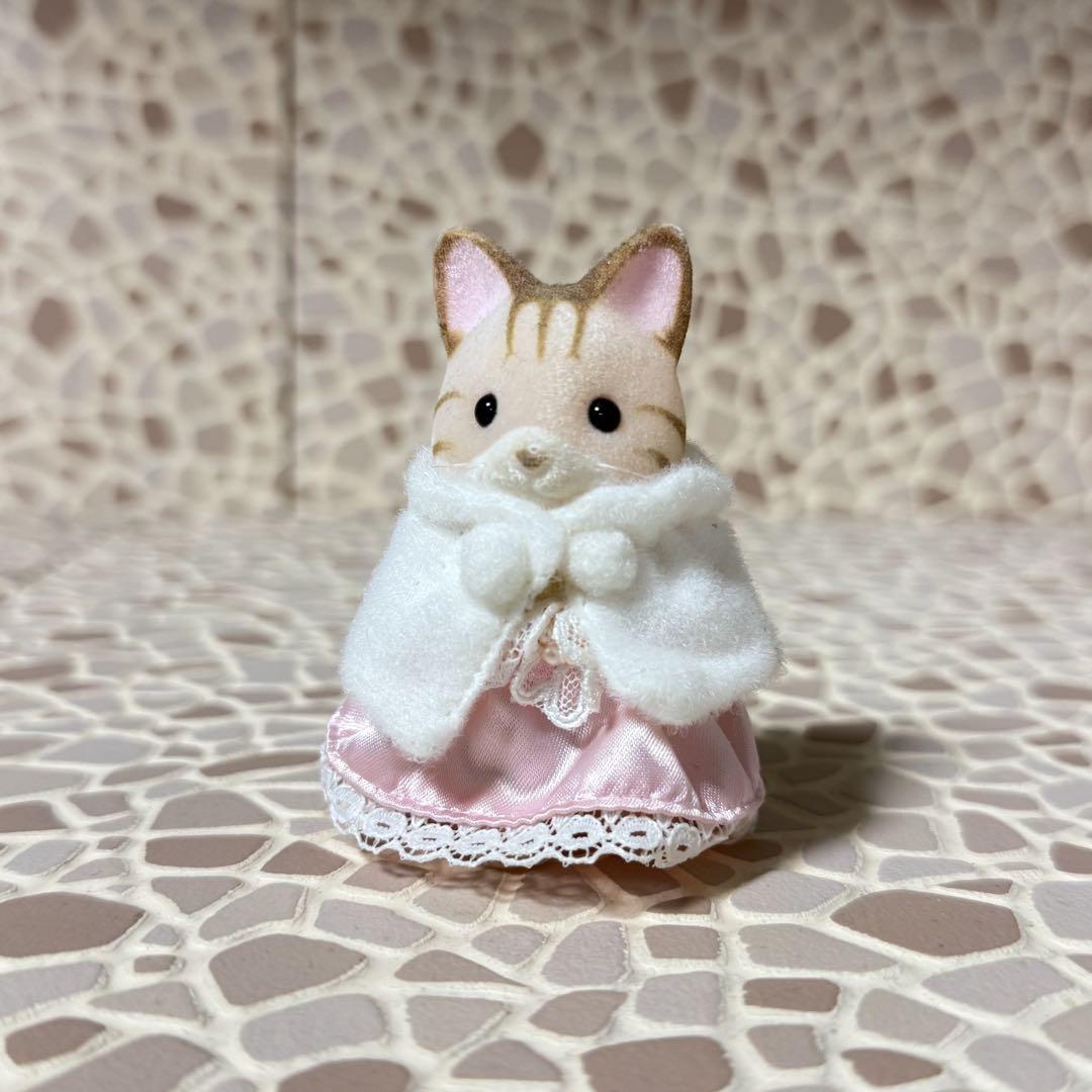 シルバニアファミリー　ピンクシマネコ　女の子