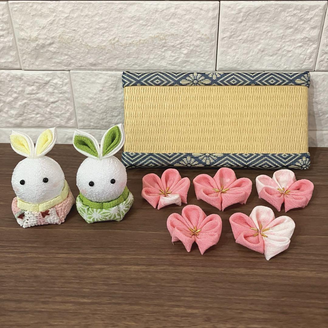 お花見うさぎのインテリア【うさぎ2匹、桜5個】 つまみ細工
