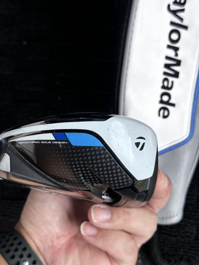 名器TaylorMade SIM ドライバー ヘッドのみ　ヘッドカバー付き