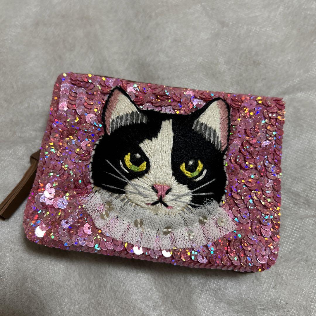 タマオワールド ハチワレ刺繍財布