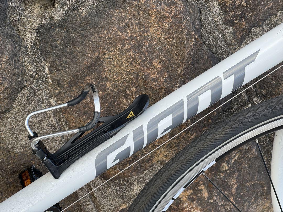 お見舞い 手渡し限定 GIANT ESCAPE R DROP 白 ツーリング仕様 用品多数 自転車本体